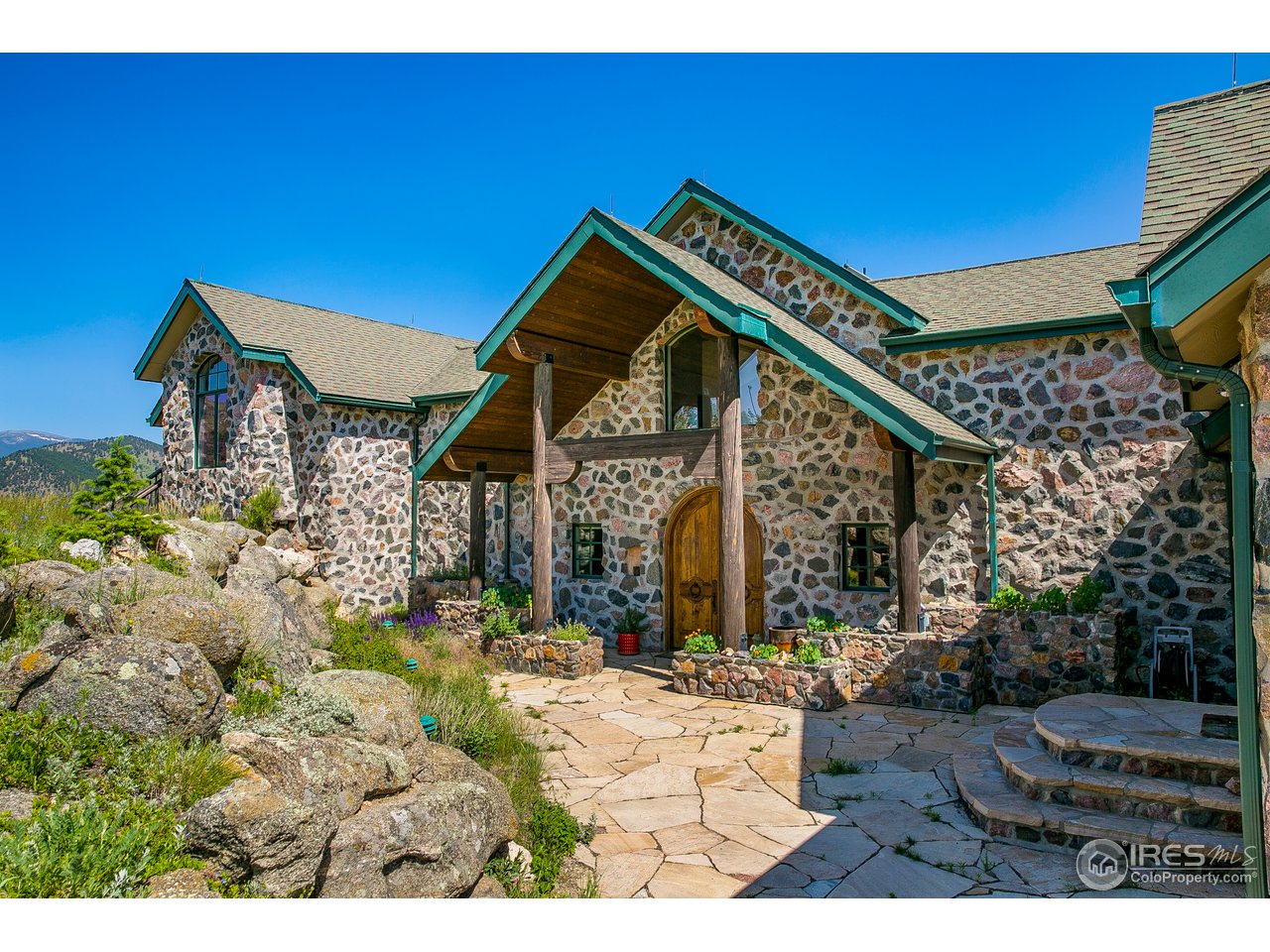 355 Mountain King Road Boulder, CO 80302 - Photo 3 of 34