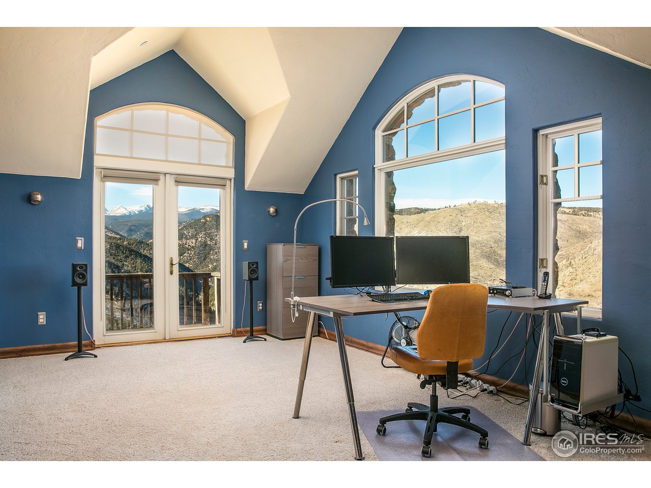 355 Mountain King Road Boulder, CO 80302 - Photo 31 of 34 a workspace with furniture and a window