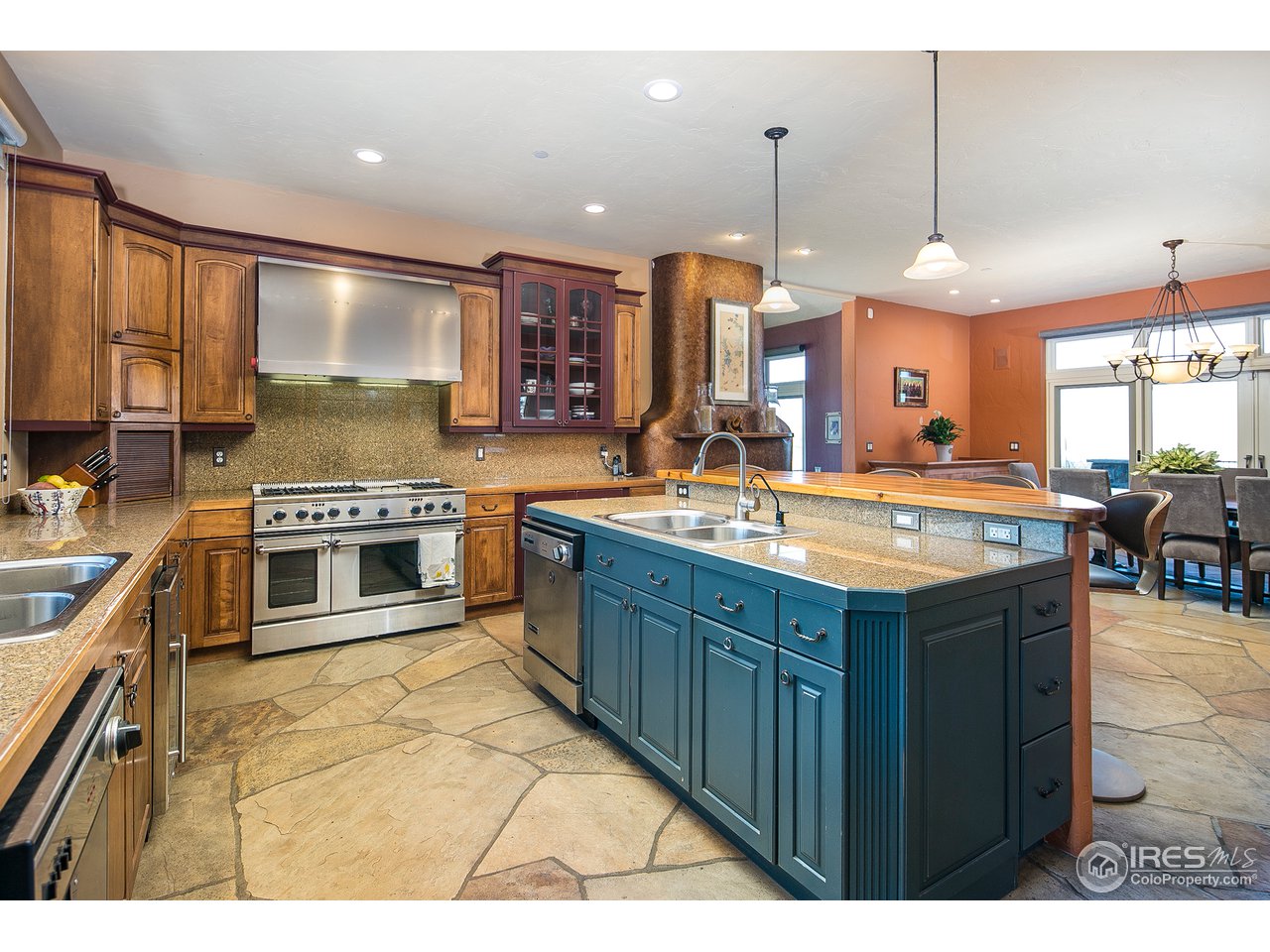 355 Mountain King Road Boulder, CO 80302 - Photo 7 of 34 a kitchen with lots of counter top space