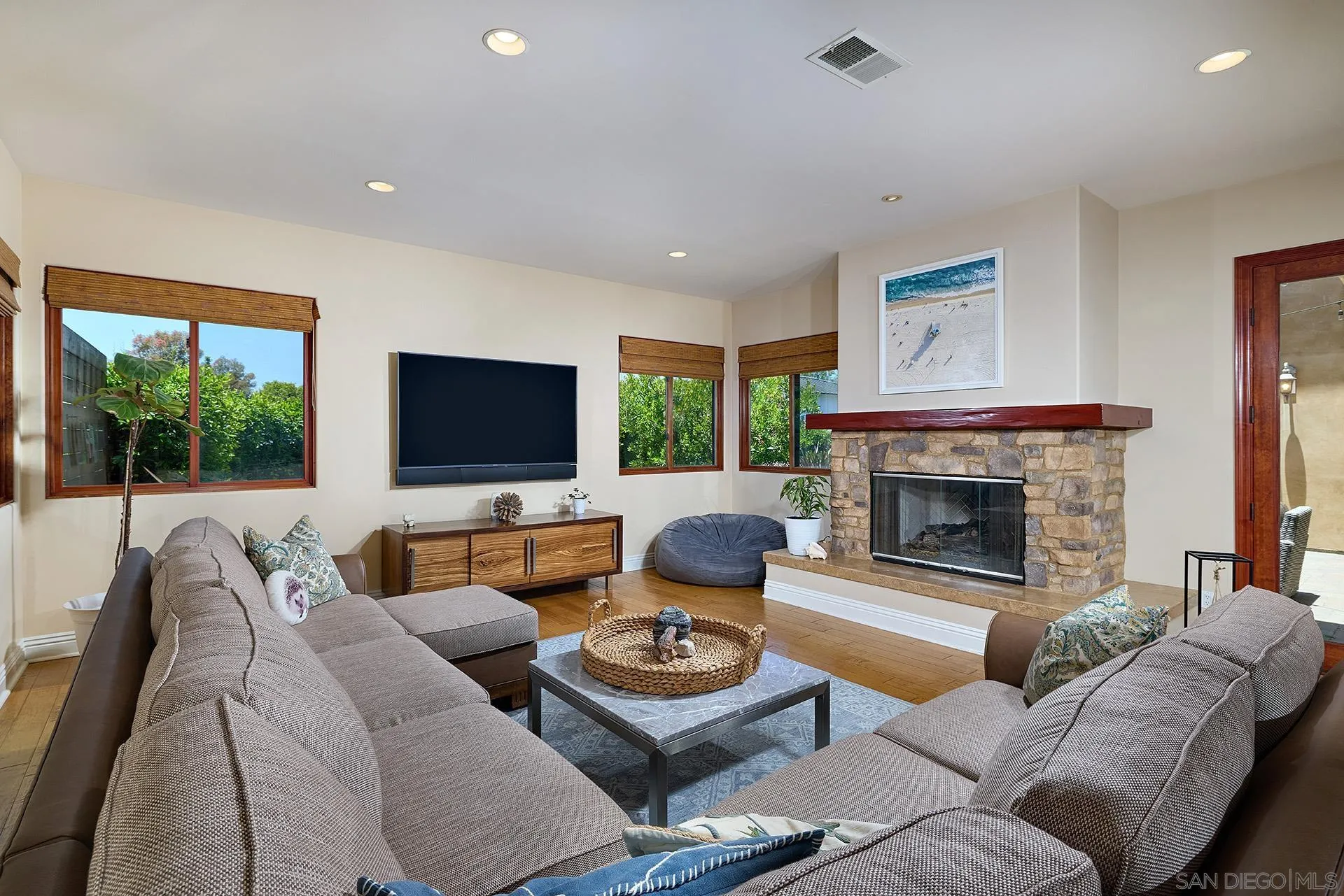 645 North Rios Avenue Solana Beach, CA 92075 - Photo 3 of 19