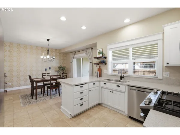 $789,000 | 520 Ethan Court, Springfield, OR 97477