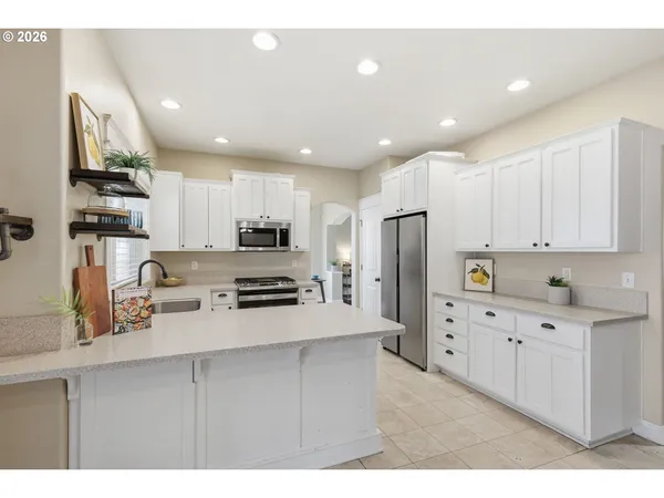 $789,000 | 520 Ethan Court, Springfield, OR 97477