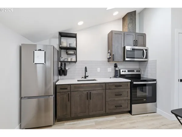 $789,000 | 520 Ethan Court, Springfield, OR 97477