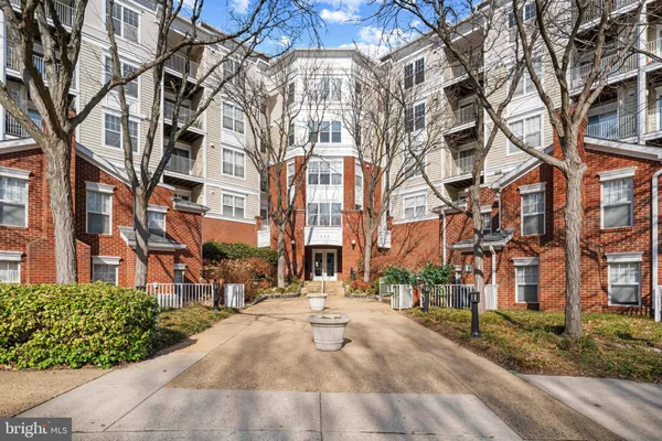 $350,000 | 1625 International Drive, Unit 314, McLean, VA 22102
