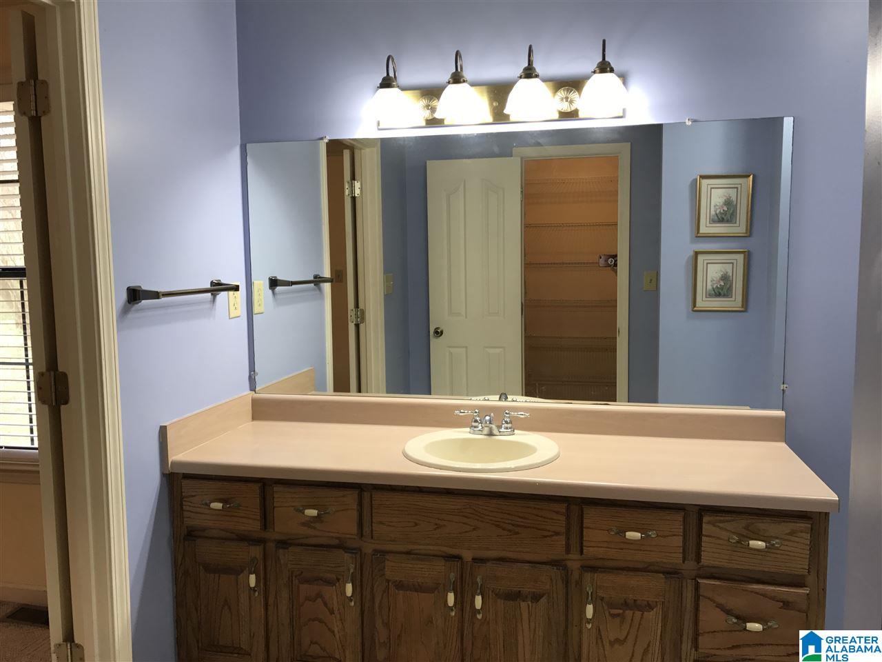 810 4th Avenue East Oneonta, AL 35121 - Photo 10 of 12