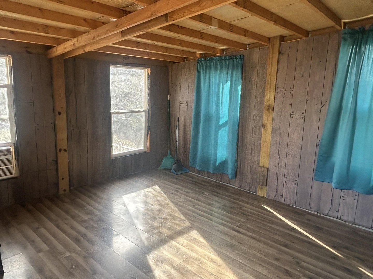 3115 Tunnel Hill Road Ozark, IL 62972 - Photo 9 of 36 a view of entryway with wooden floor