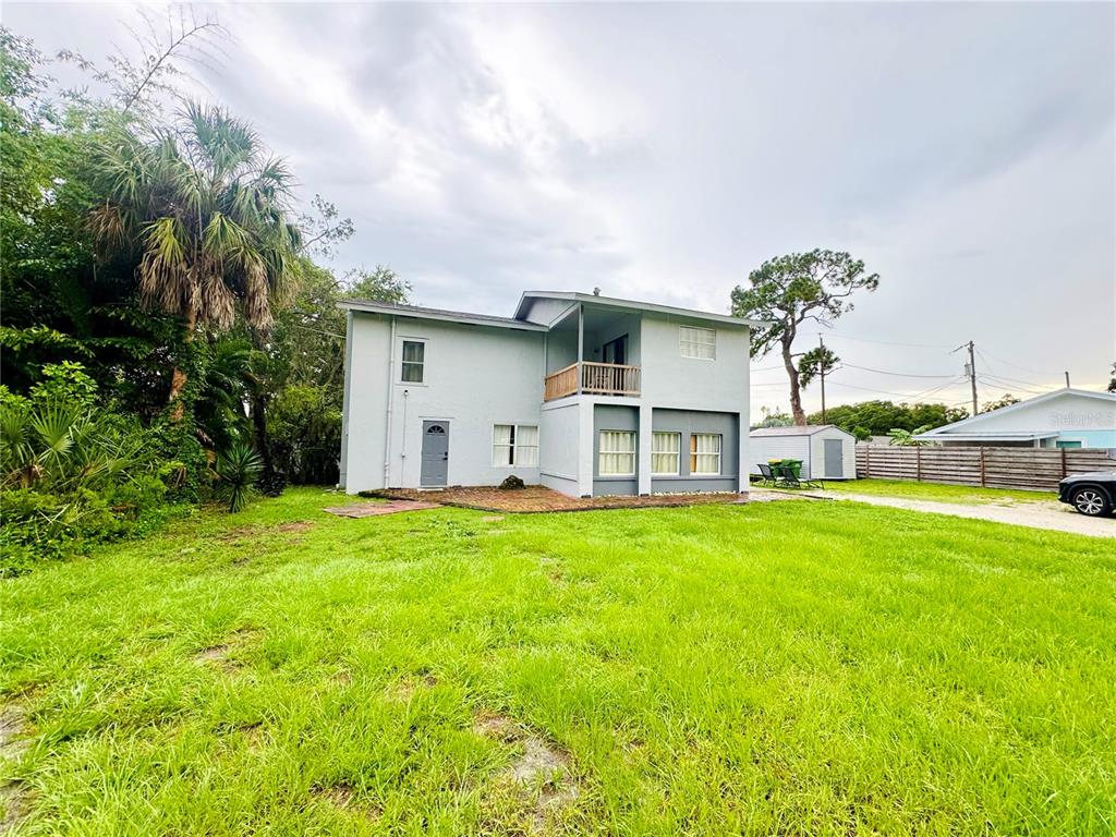 3052 Alta Vista St  