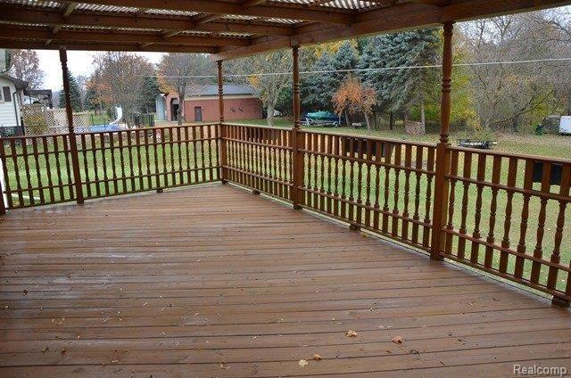 274 South Burkhart Road Howell, MI 48843 - Photo 17 of 21 Spacious Deck