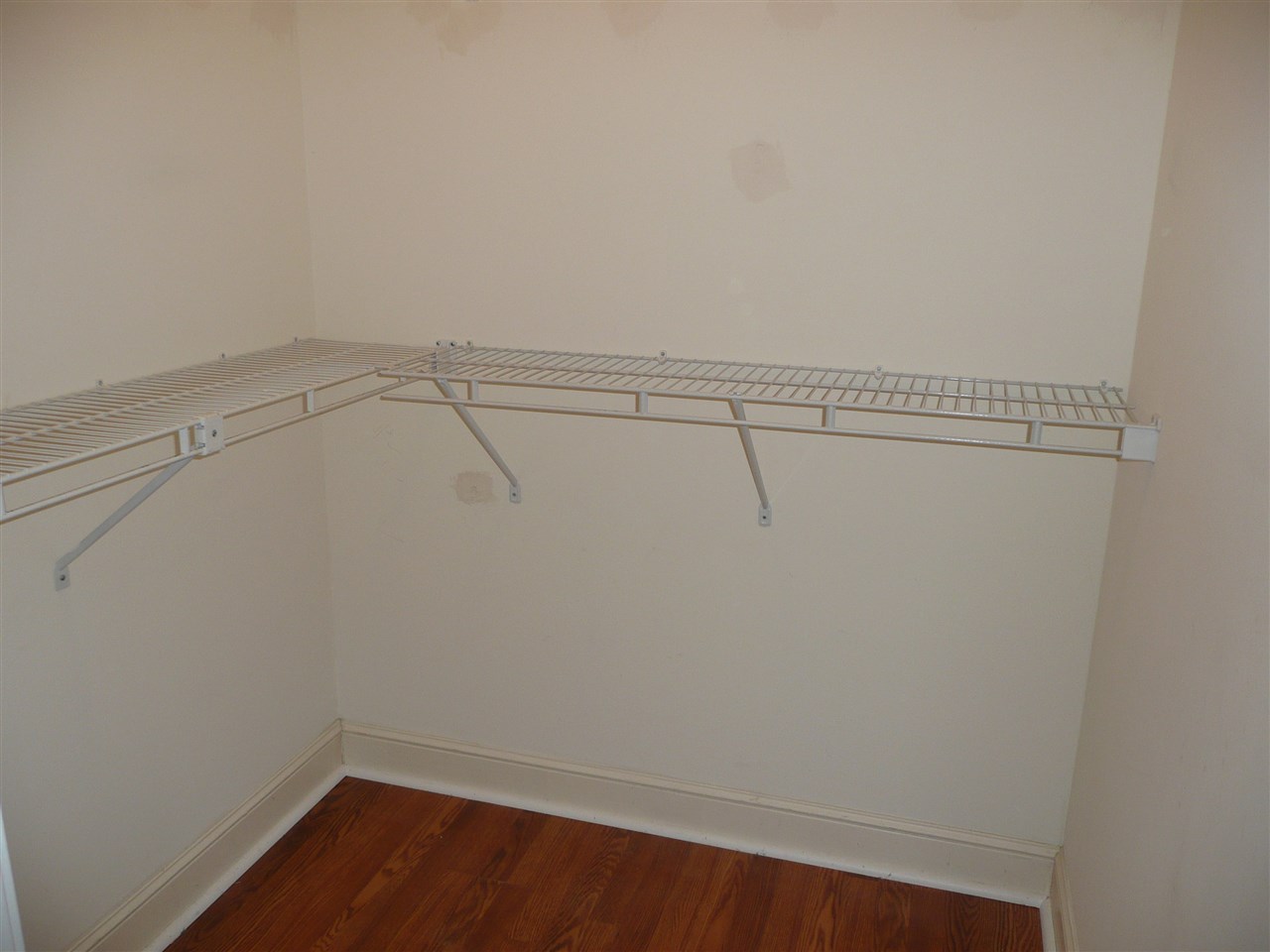 224 Winding Pond Road Londonderry, NH 03053 - Photo 18 of 27