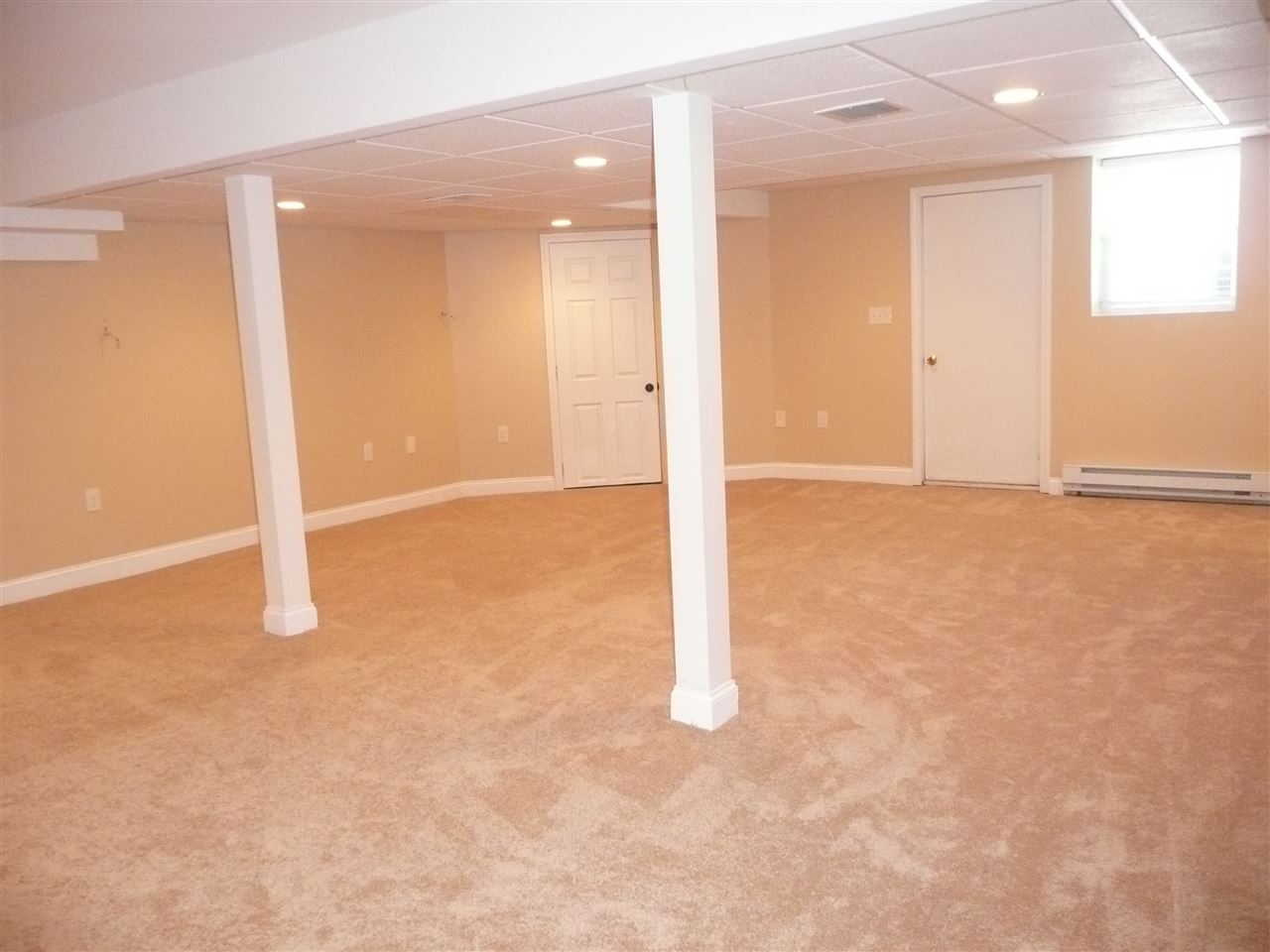 224 Winding Pond Road Londonderry, NH 03053 - Photo 23 of 27