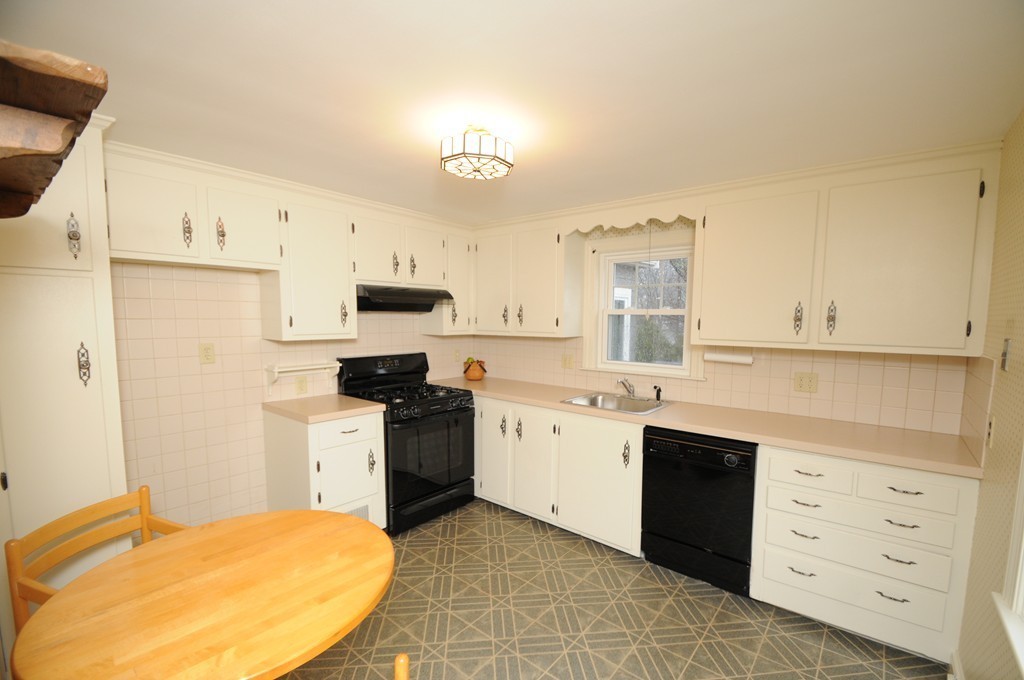 195 Overlook Road Arlington, MA 02474 - Photo 12 of 20