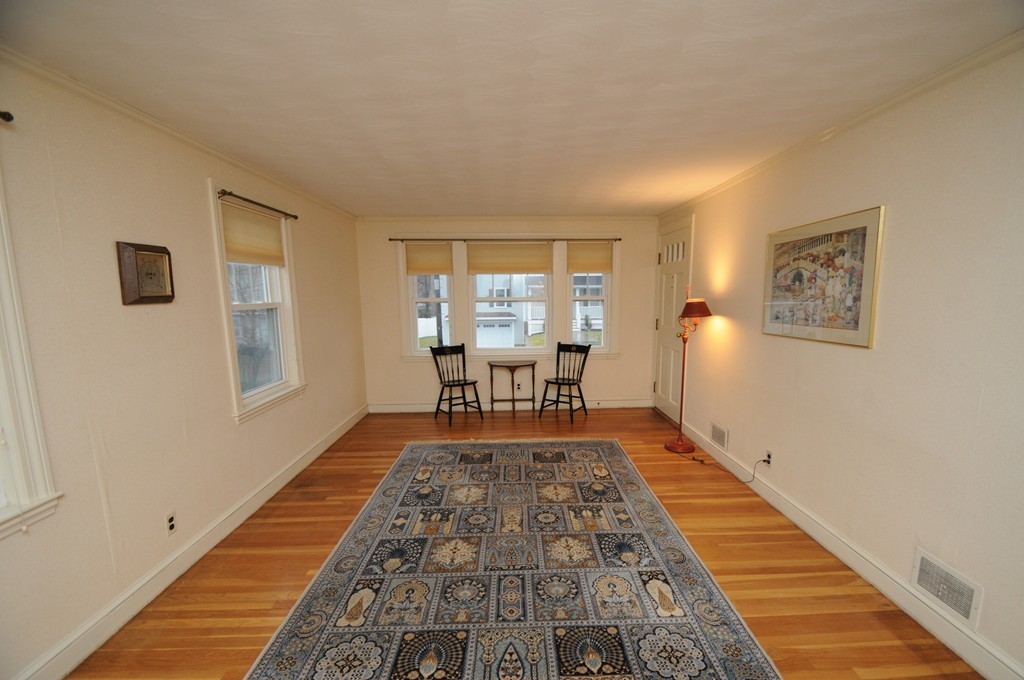 195 Overlook Road Arlington, MA 02474 - Photo 3 of 20