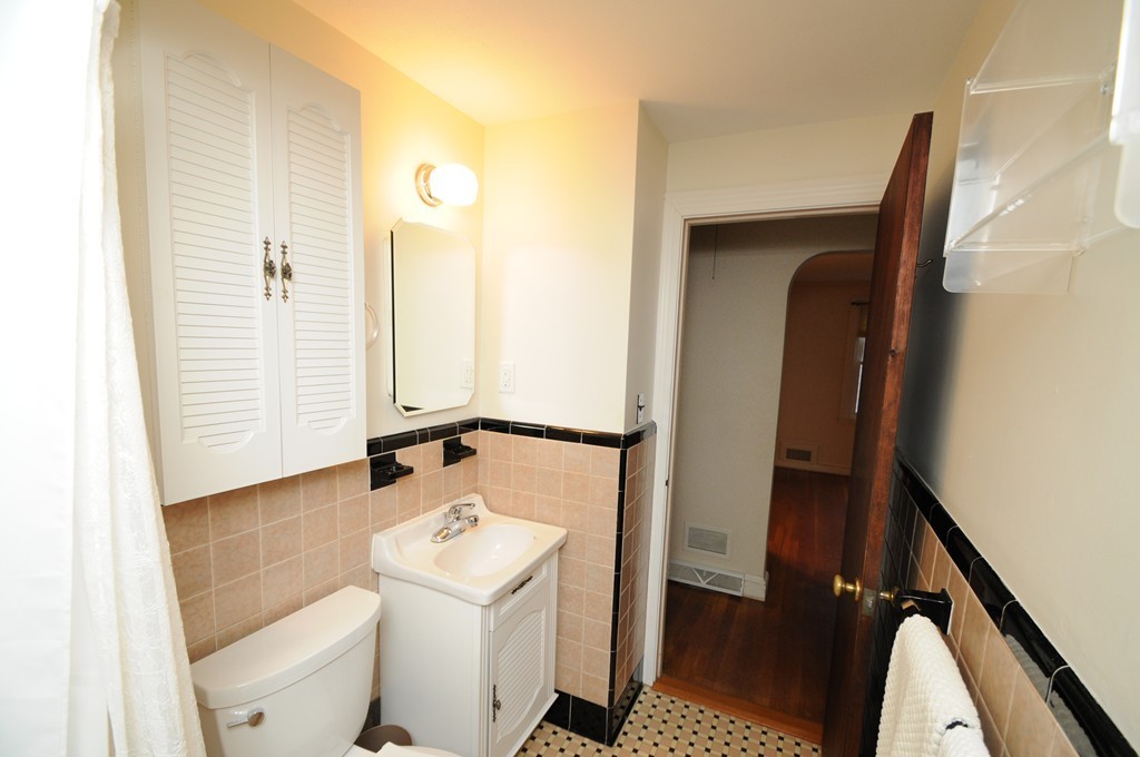 195 Overlook Road Arlington, MA 02474 - Photo 5 of 20