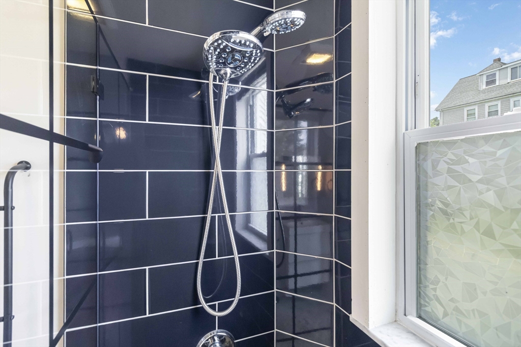 14 Torrey Street, Unit 1 Boston, MA 02124 - Photo 12 of 19