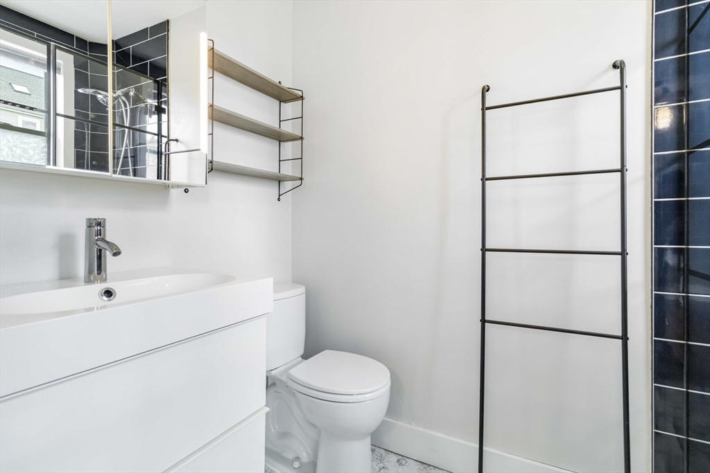 14 Torrey Street, Unit 1 Boston, MA 02124 - Photo 10 of 19