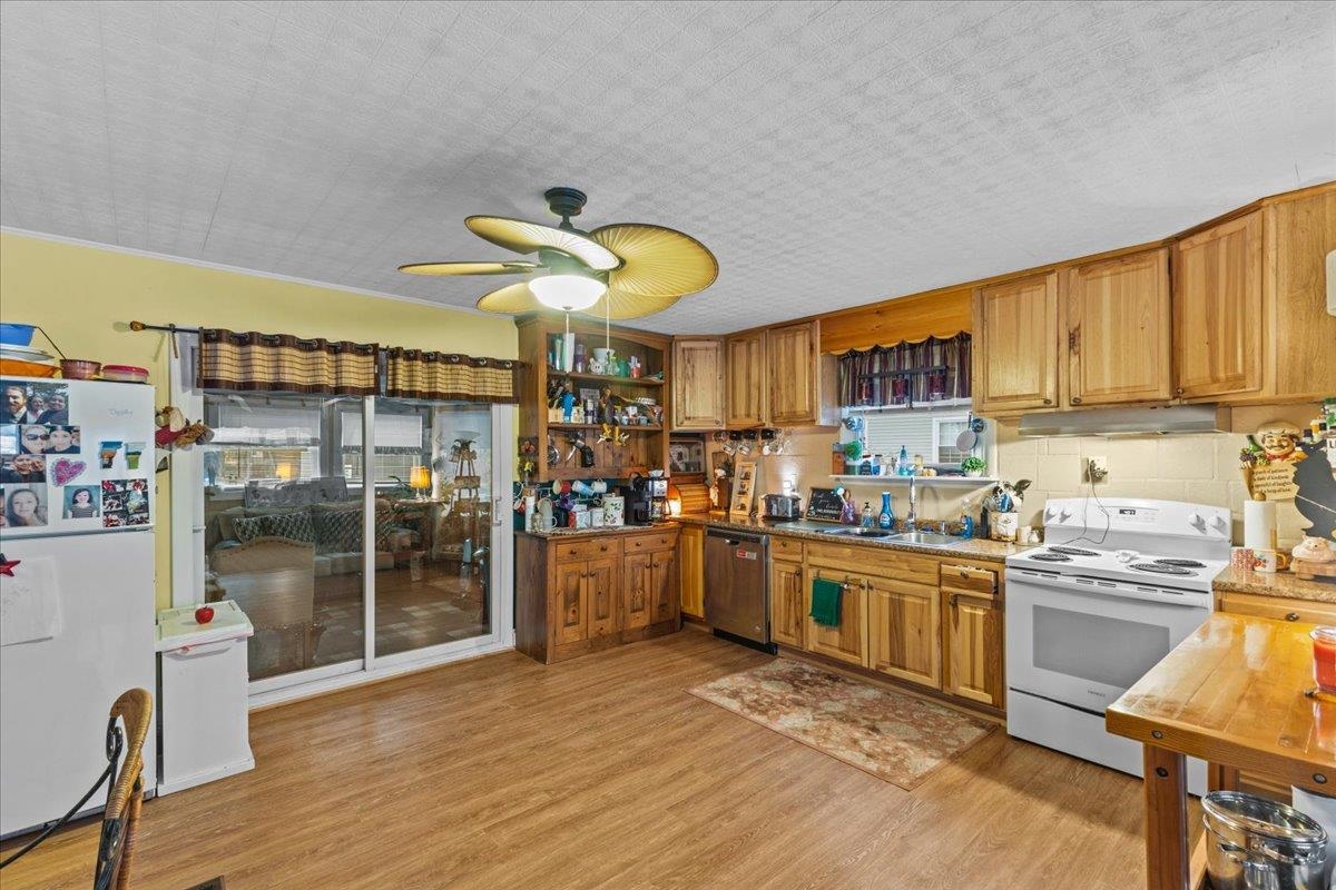 49 Russell Street St. Albans, VT 05478 - Photo 15 of 42