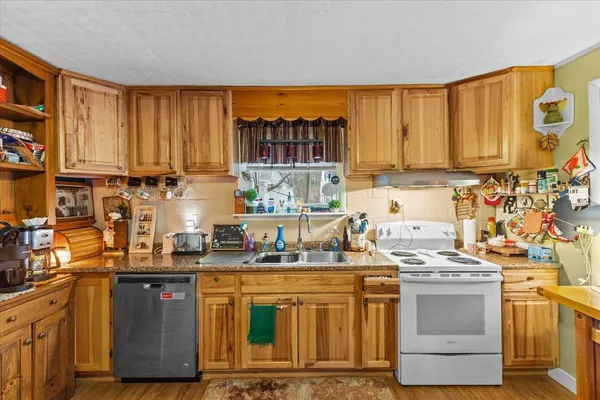 $550,000 | 49 Russell Street, St. Albans, VT 05478