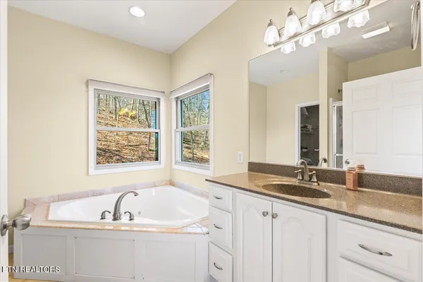 $1,195,000 | 223 Holly Lane, La Follette, TN 37766