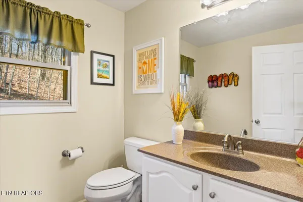 $1,195,000 | 223 Holly Lane, La Follette, TN 37766