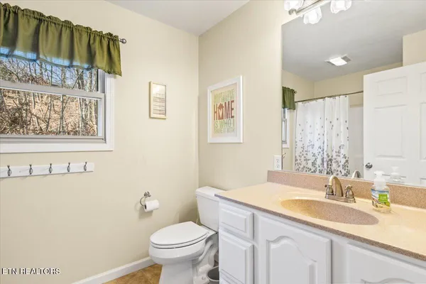 $1,195,000 | 223 Holly Lane, La Follette, TN 37766