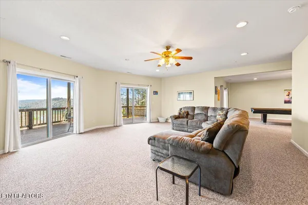 $1,195,000 | 223 Holly Lane, La Follette, TN 37766