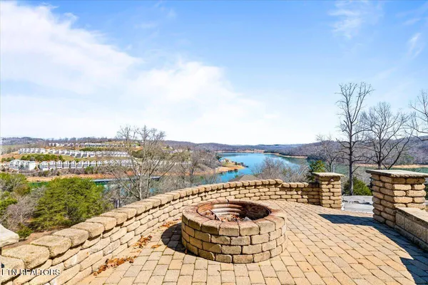 $1,195,000 | 223 Holly Lane, La Follette, TN 37766
