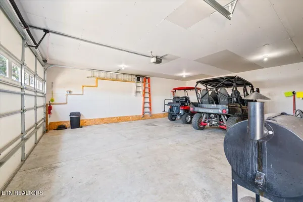 $1,195,000 | 223 Holly Lane, La Follette, TN 37766