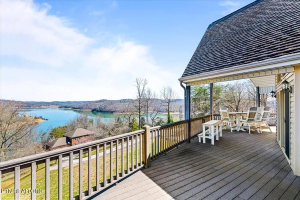 $1,195,000 | 223 Holly Lane, La Follette, TN 37766