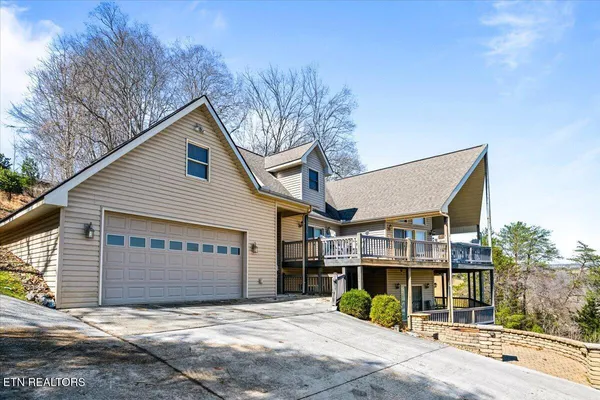 $1,195,000 | 223 Holly Lane, La Follette, TN 37766