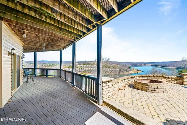 $1,195,000 | 223 Holly Lane, La Follette, TN 37766