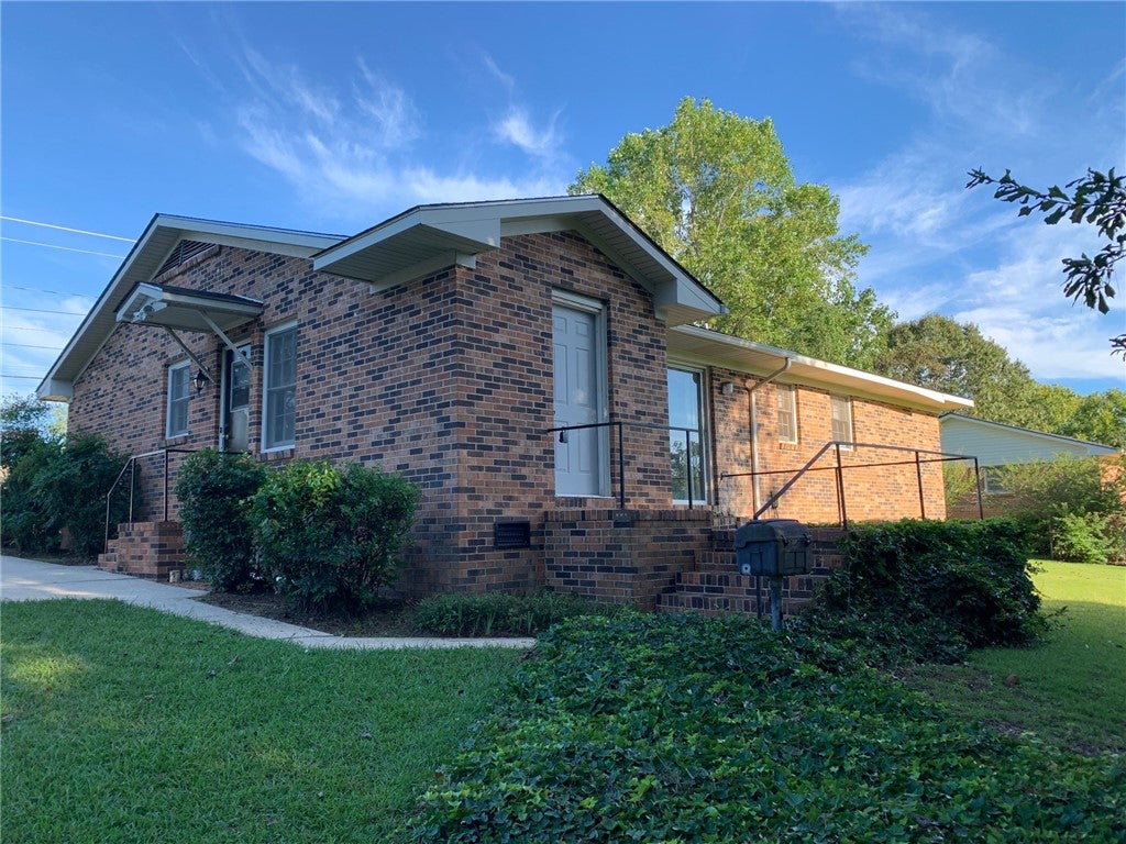 2202 Rocky Brook Road Opelika, AL 36801 - Photo 3 of 32 Gallery Image 3