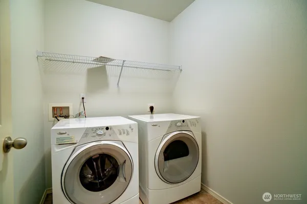 $3,995 | 20315 122nd Place Northeast, Bothell, WA 98011