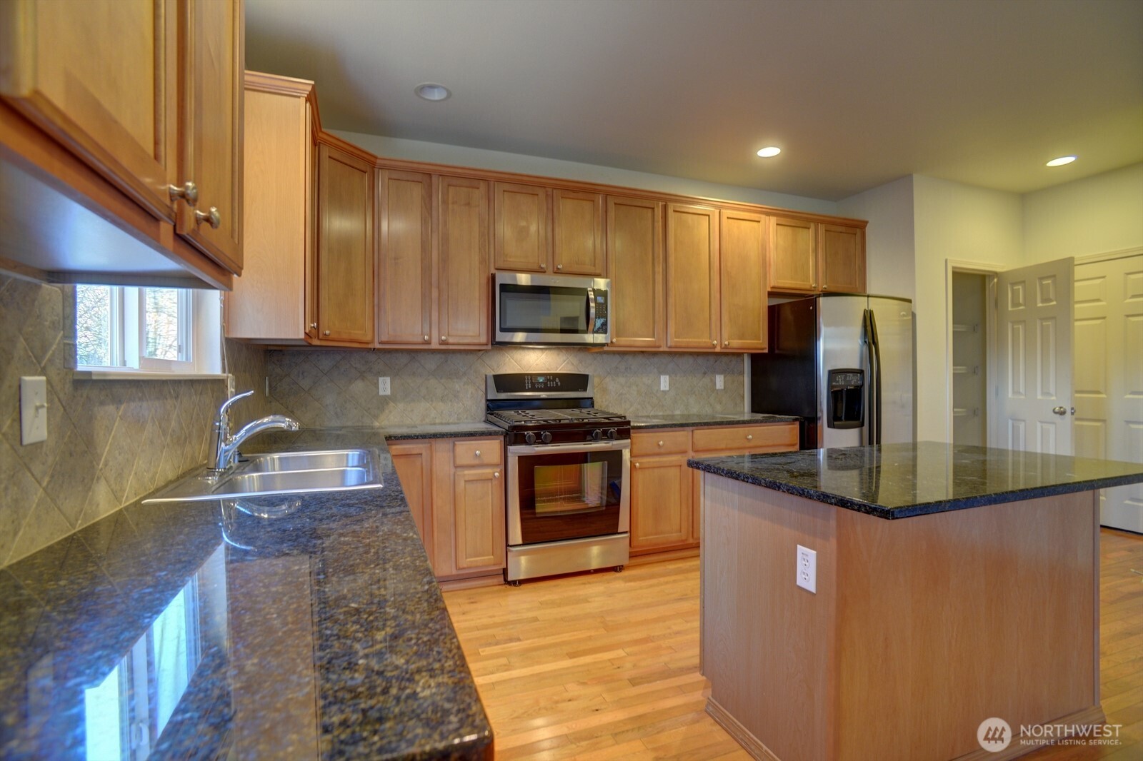 20315 122nd Place Northeast Bothell, WA 98011 - Photo 9 of 28