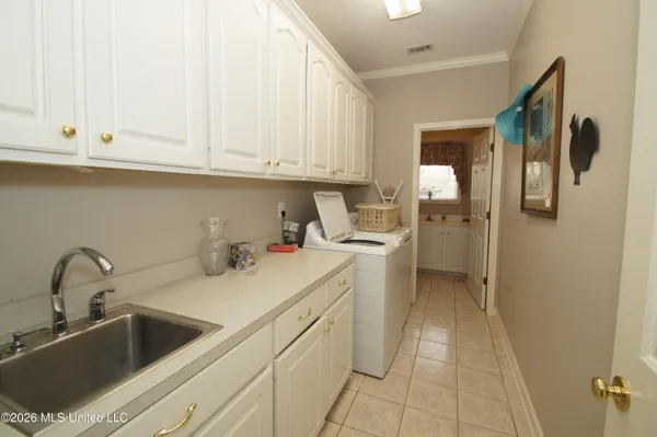 $306,000 | 206 Crescent H Drive, Terry, MS 39170