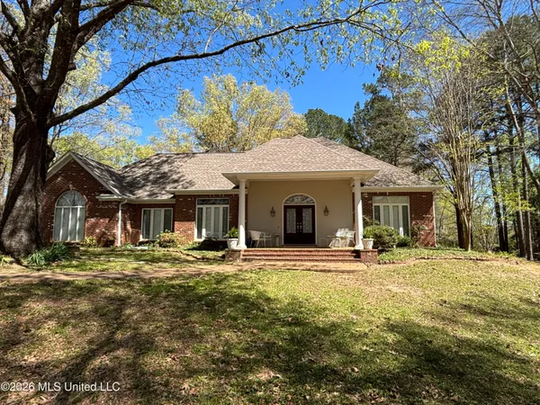 $306,000 | 206 Crescent H Drive, Terry, MS 39170