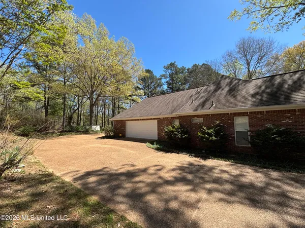 $306,000 | 206 Crescent H Drive, Terry, MS 39170