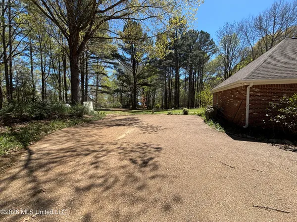 $306,000 | 206 Crescent H Drive, Terry, MS 39170