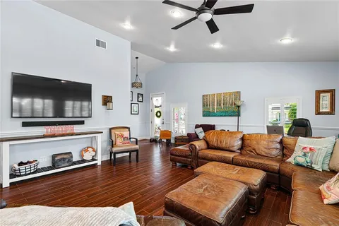 $5,700 | 3628 South Renellie Drive, Tampa, FL 33629