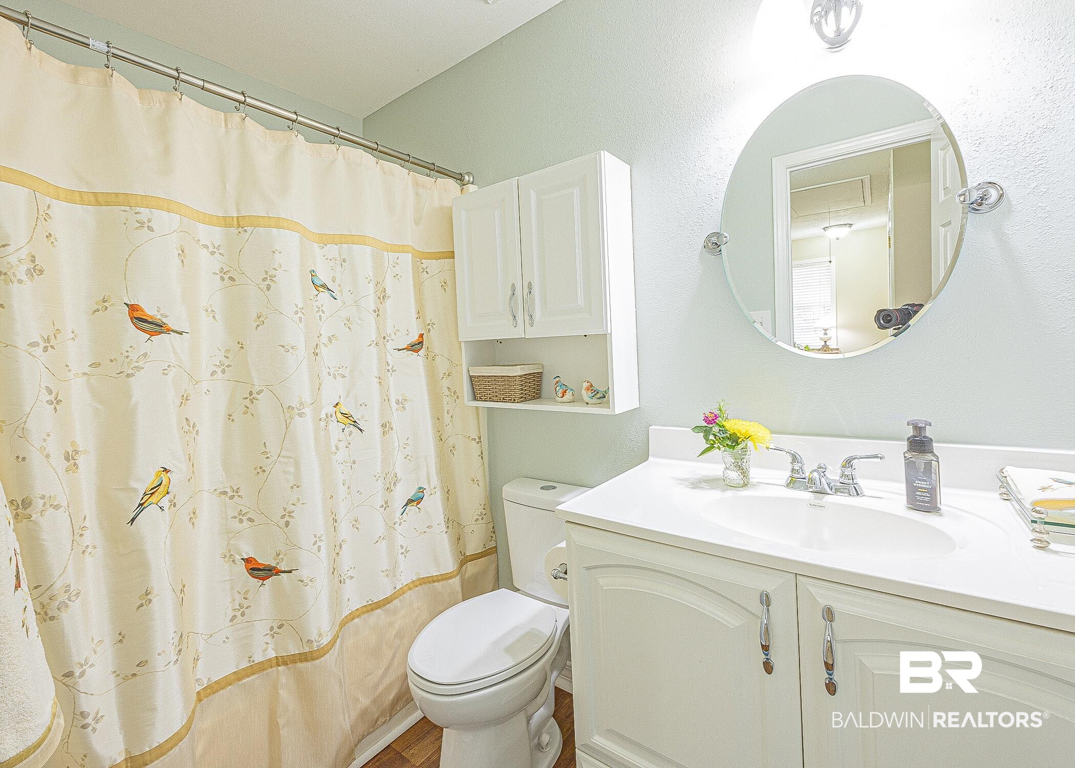 621 Ridgewood Drive Daphne, AL 36526 - Photo 25 of 28 Guest Bathroom