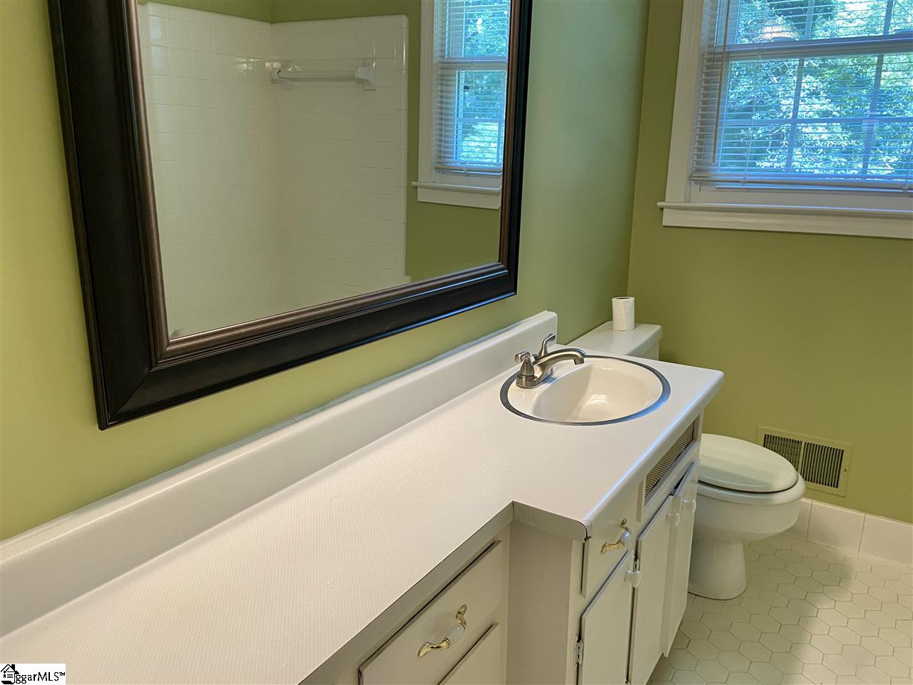 7 Ravensworth Road Taylors, SC 29687 - Photo 8 of 17 Gallery Image 8