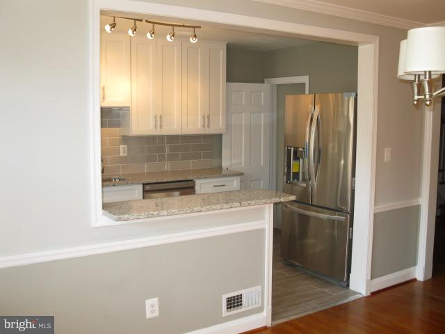 328 Lambeth Road Baltimore, MD 21228 - Photo 14 of 22 Interior (General)
