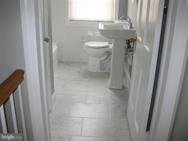 328 Lambeth Road Baltimore, MD 21228 - Photo 7 of 22 Interior (General)