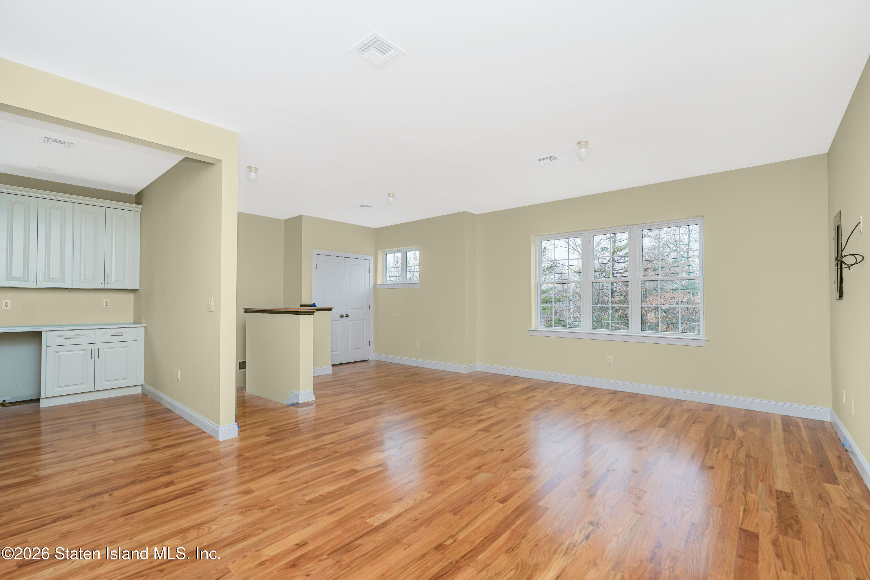 552 Drumgoole Road East Staten Island, NY 10312 - Photo 23 of 38 Photo Dec 26 2025, 10 13 16 AM