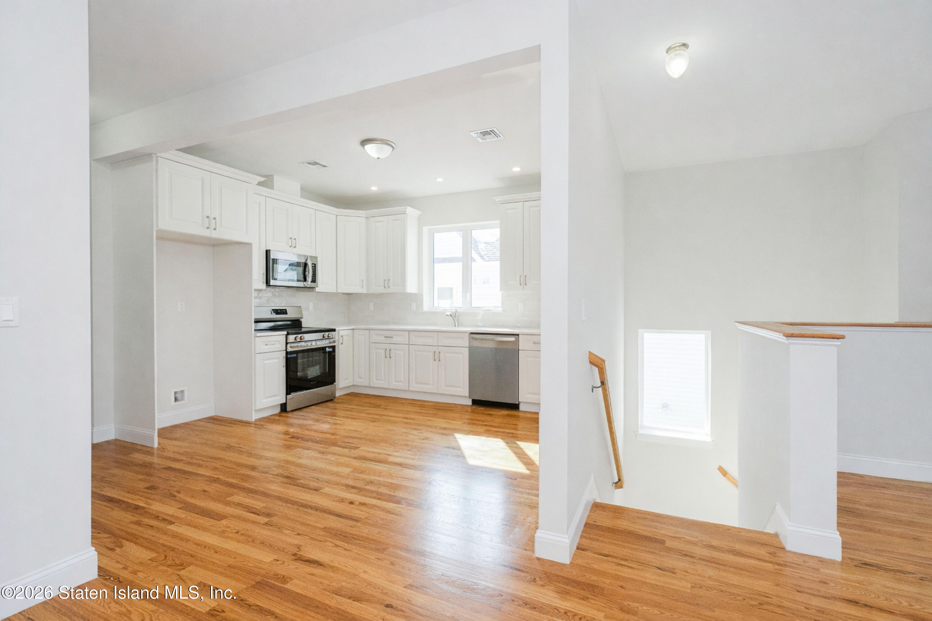 552 Drumgoole Road East Staten Island, NY 10312 - Photo 25 of 38 Photo Feb 14 2026, 12 06 06 AM