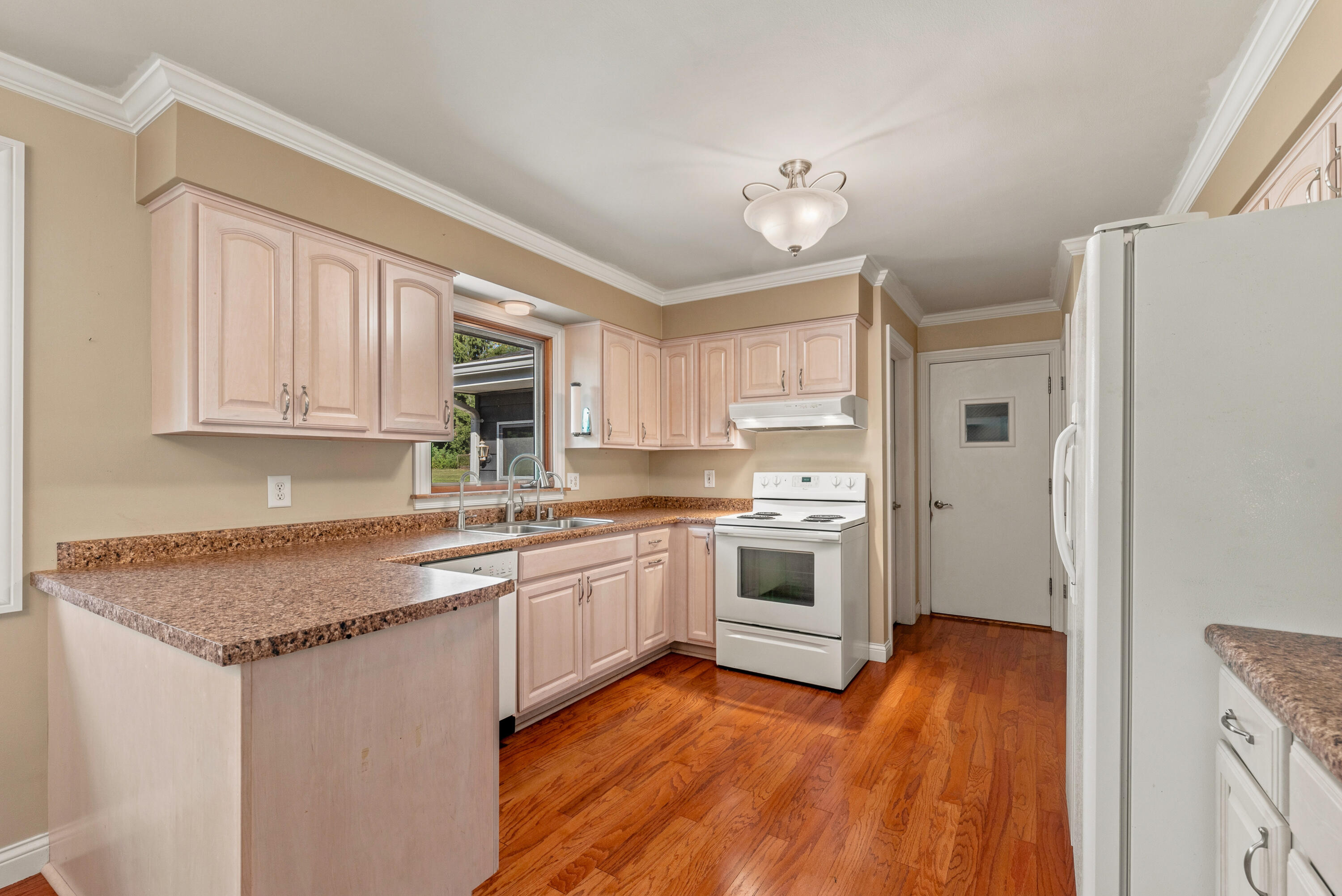 2753 County Rd I Saukville, WI 53080 - Photo 12 of 28 2753 County Road I-16