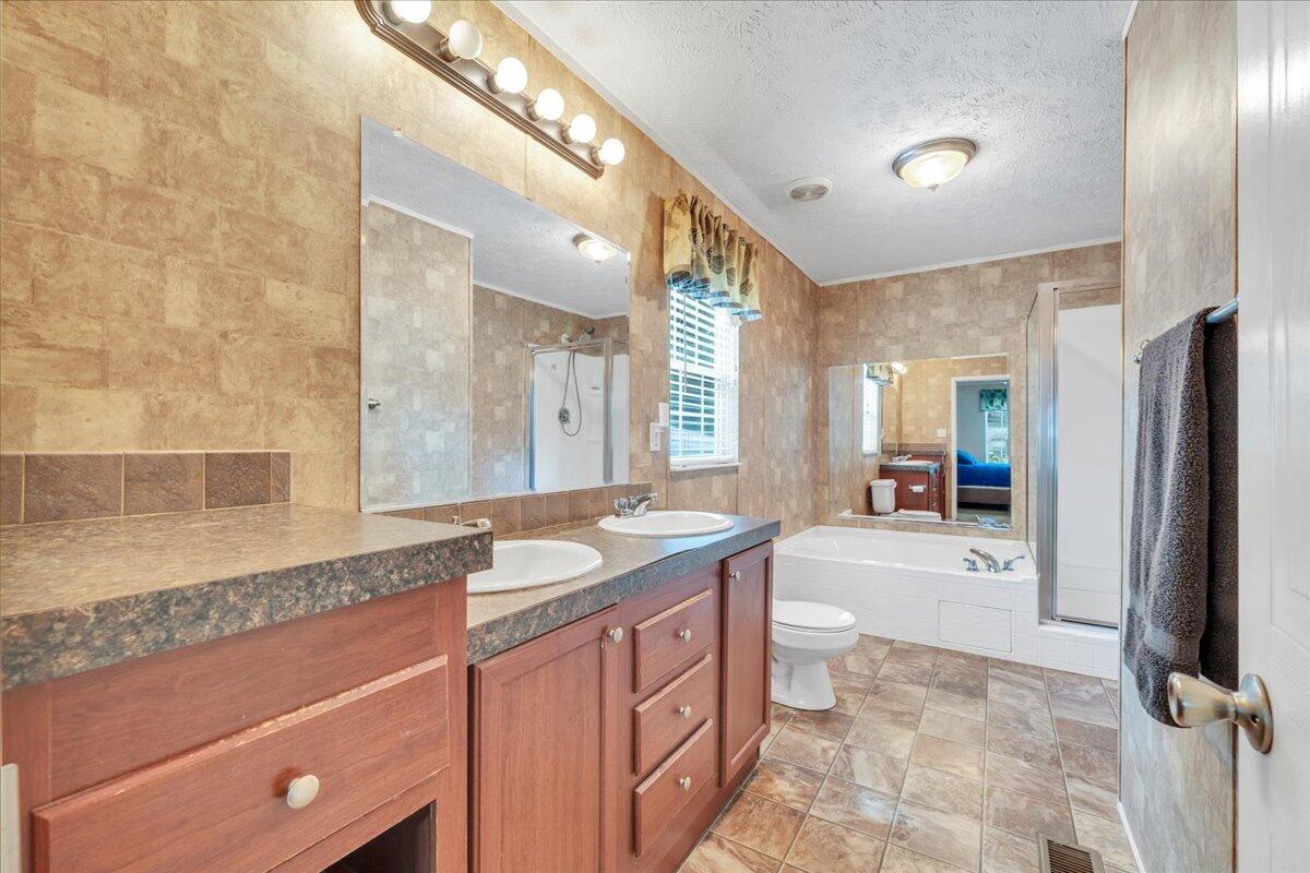 2744 Rutrough Road Southeast Roanoke, VA 24014 - Photo 14 of 31 23-MIB02221