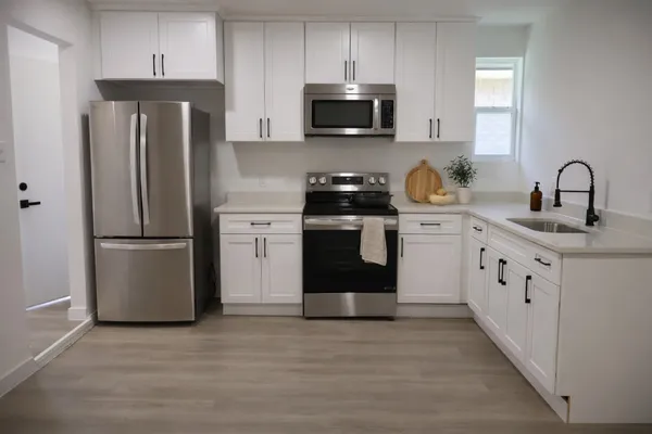 $1,100 | 5602 Circlegate Drive, Unit B, Spring, TX 77373