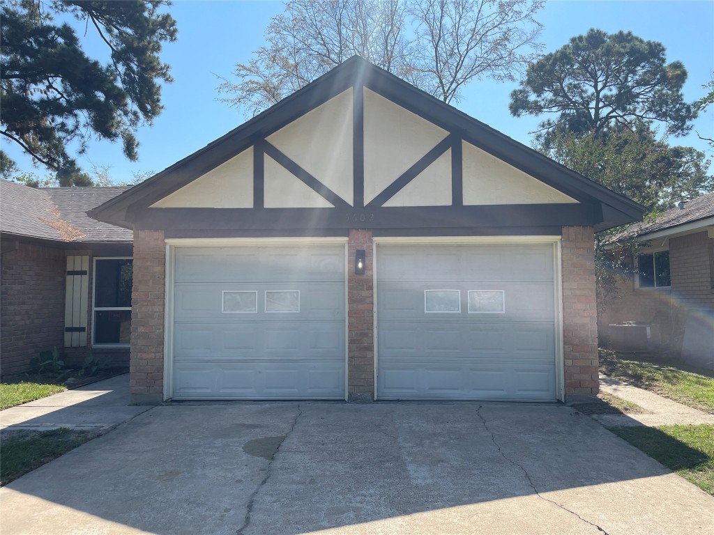 5602 Circlegate Drive, Unit B Spring, TX 77373 - Photo 7 of 8