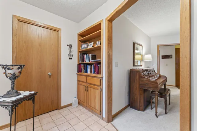 $315,000 | 280 4th Avenue Southeast, Plainview, MN 55964