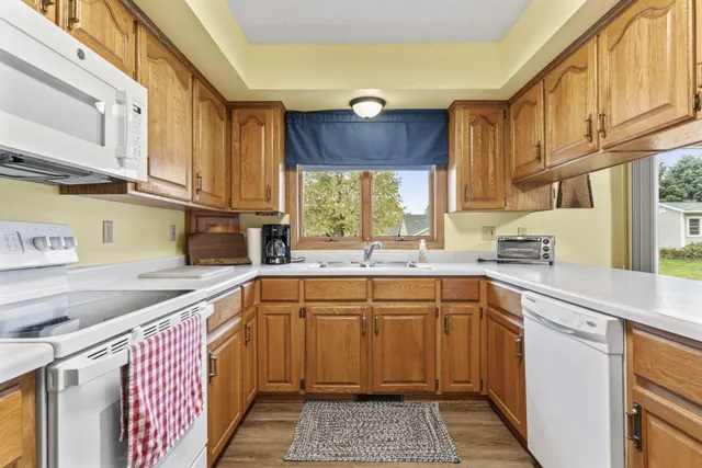 $315,000 | 280 4th Avenue Southeast, Plainview, MN 55964